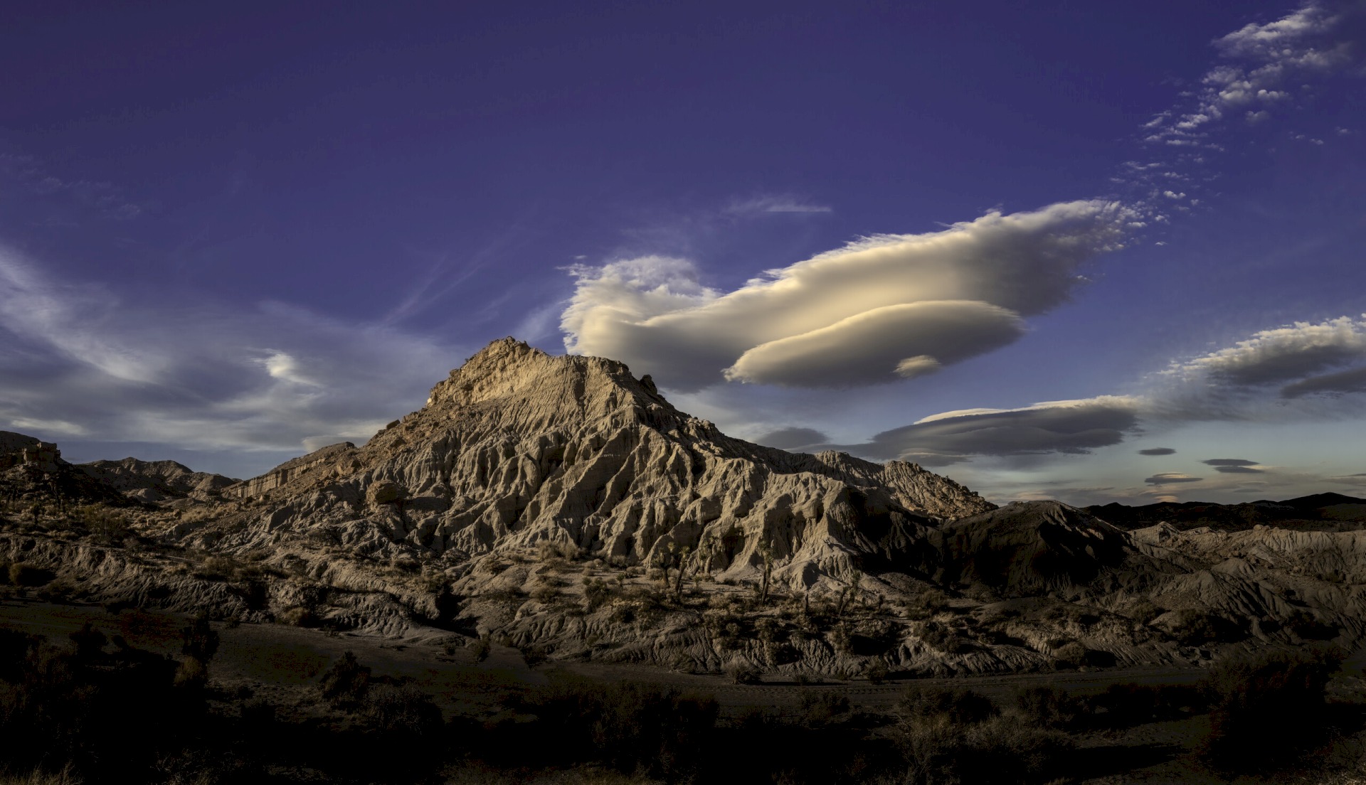 Lenticular Sunset - Redrock State Park
