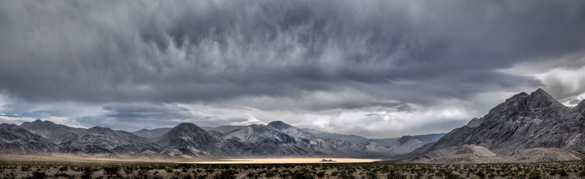 Racetrack Sand Storm - Death valley NP