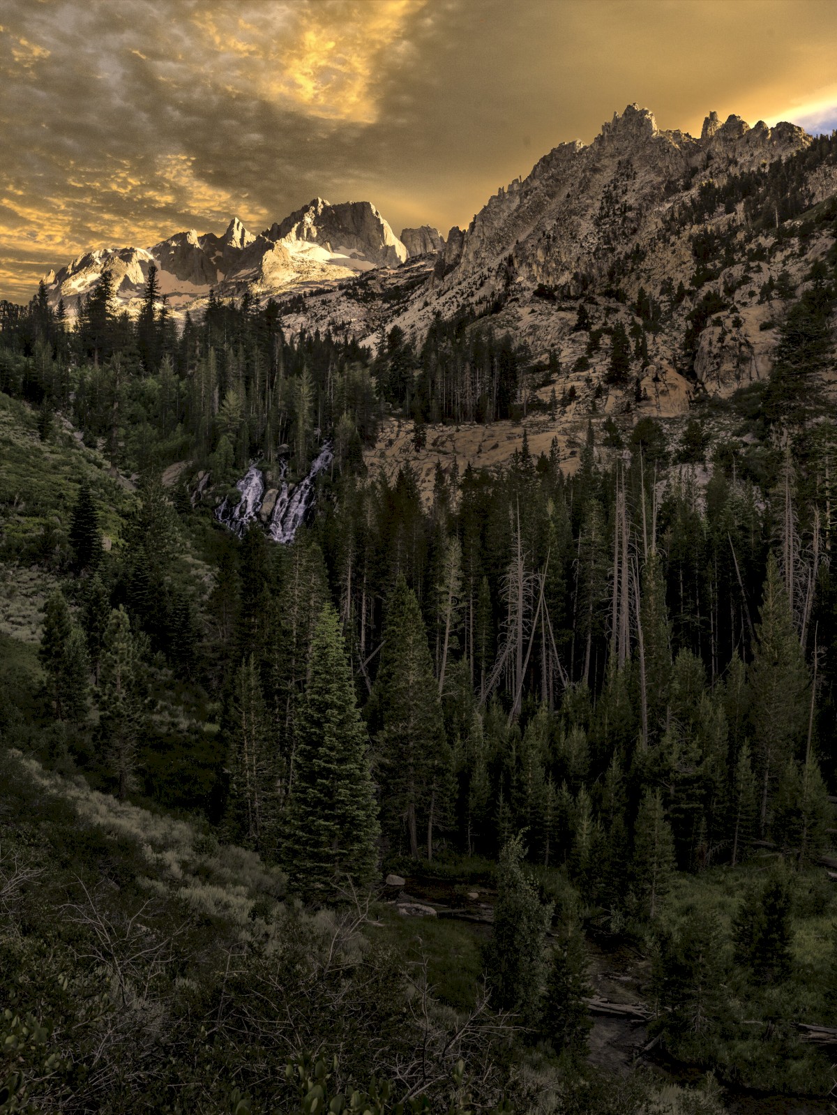Sawtooth Mountain Twilight - Sawtooth Mountains above Twin Lakes