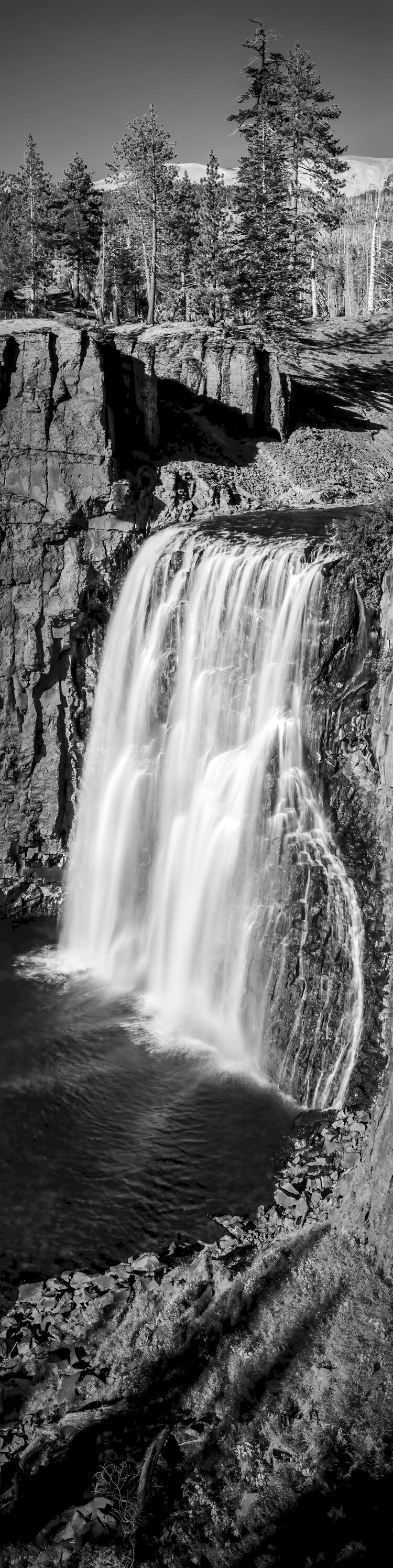 Rainbow Falls BW Vertorama - Devils Post Pile NM